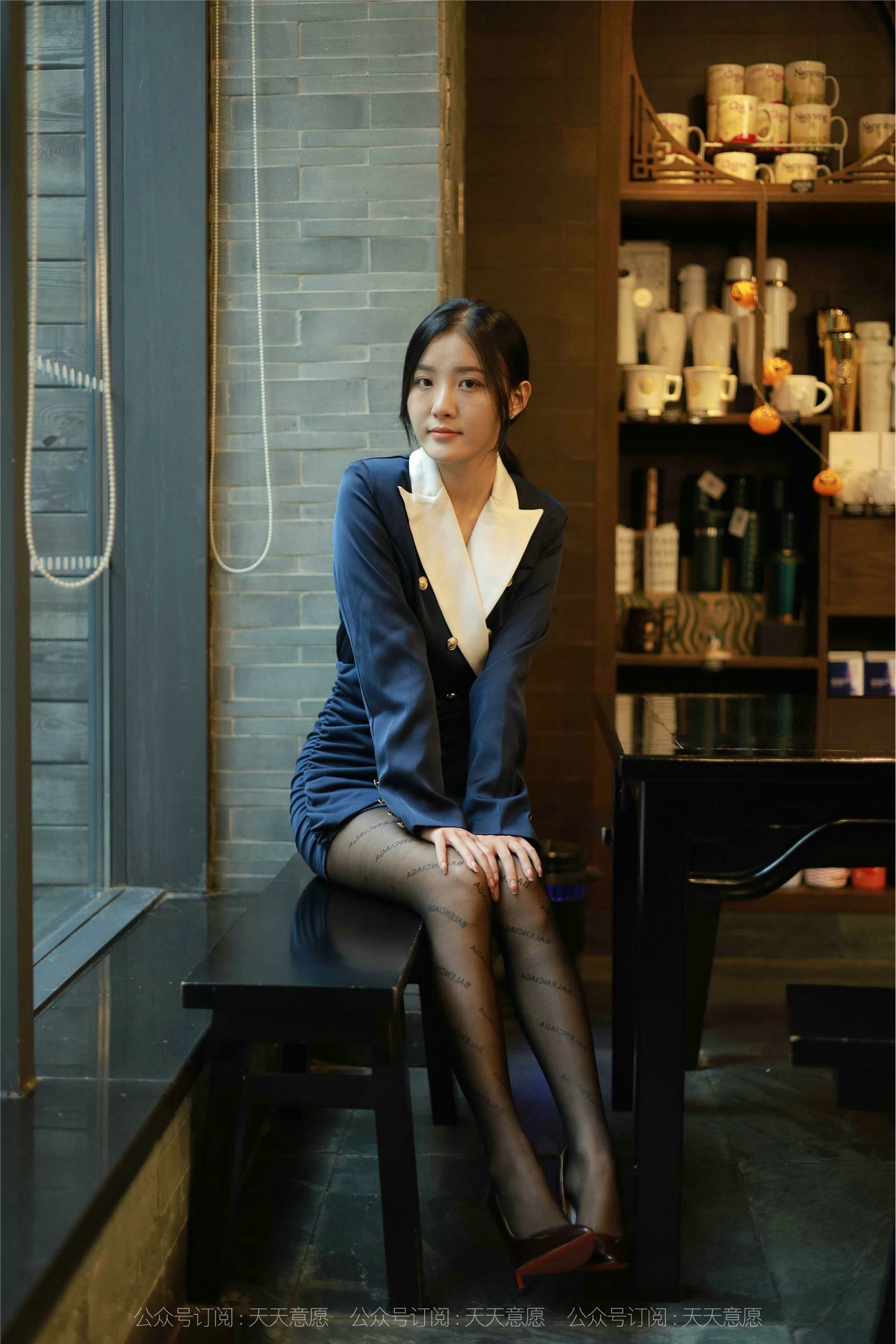 IESS异思趣向  2021.10.16 丝享家949：婉苹《OL姓感包臀裙》